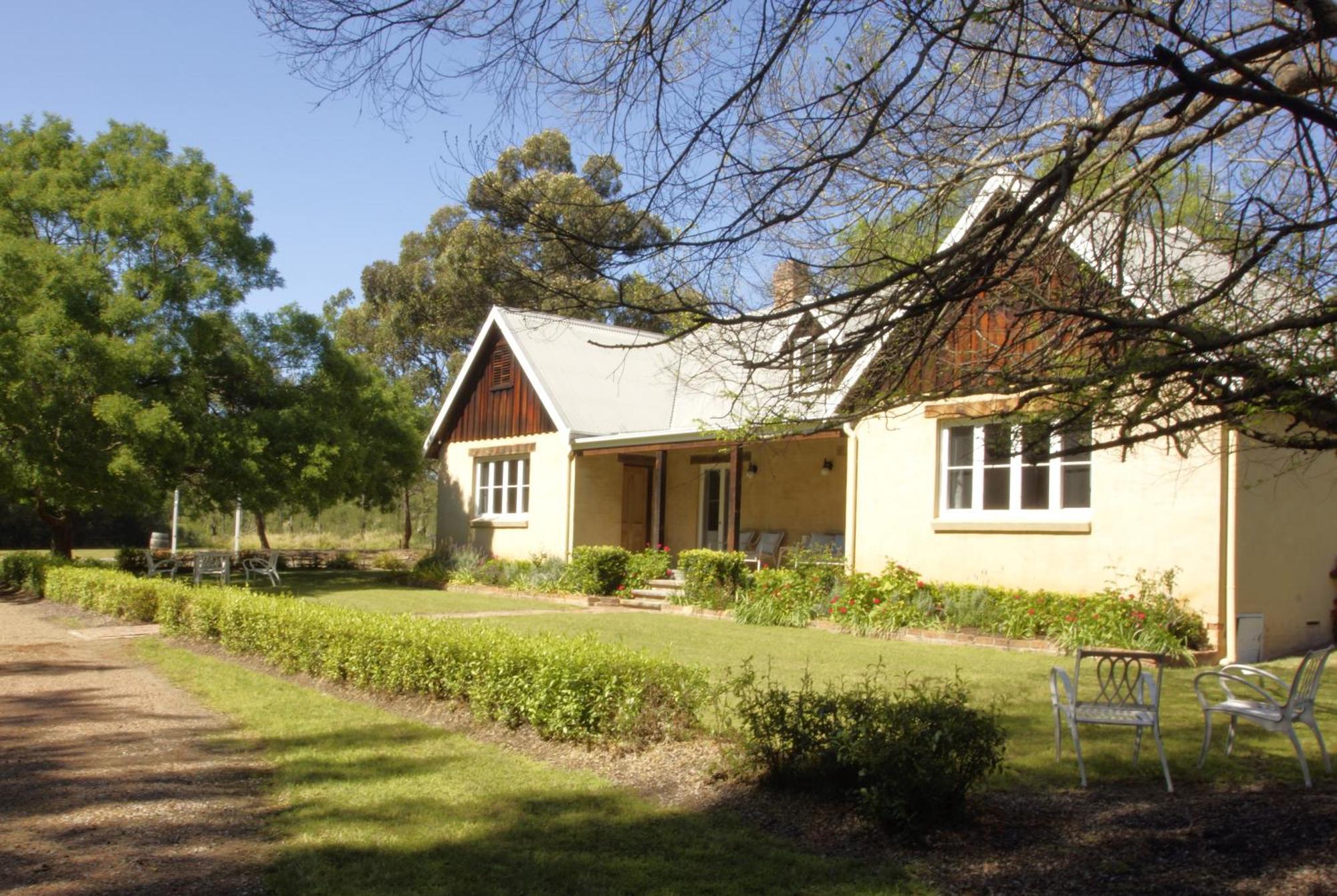The Carriages Boutique Hotel And Vineyard Pokolbin Exterior photo