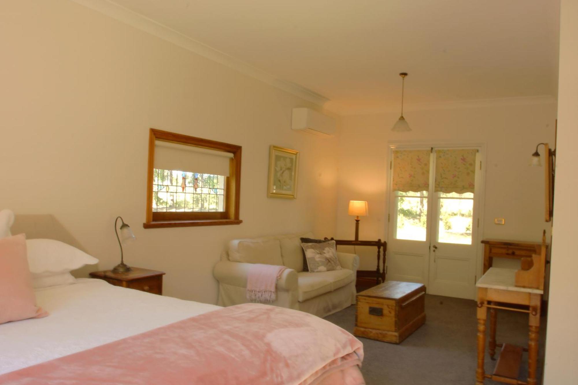 The Carriages Boutique Hotel And Vineyard Pokolbin Exterior photo